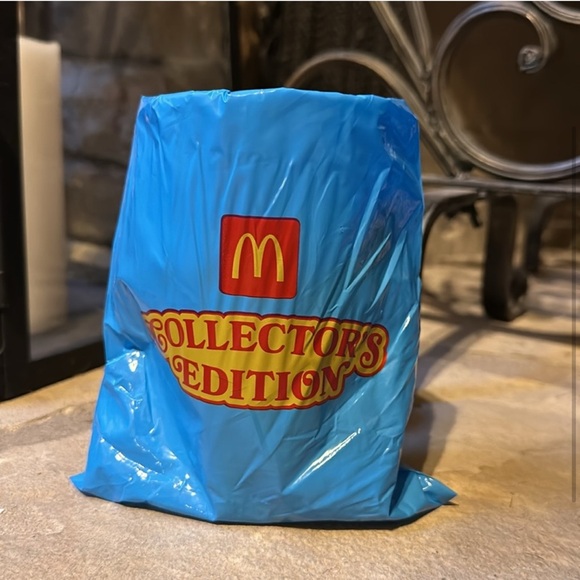 Unopened McDonald’s Collectors Cup Coca-Cola Theme - Picture 2 of 5